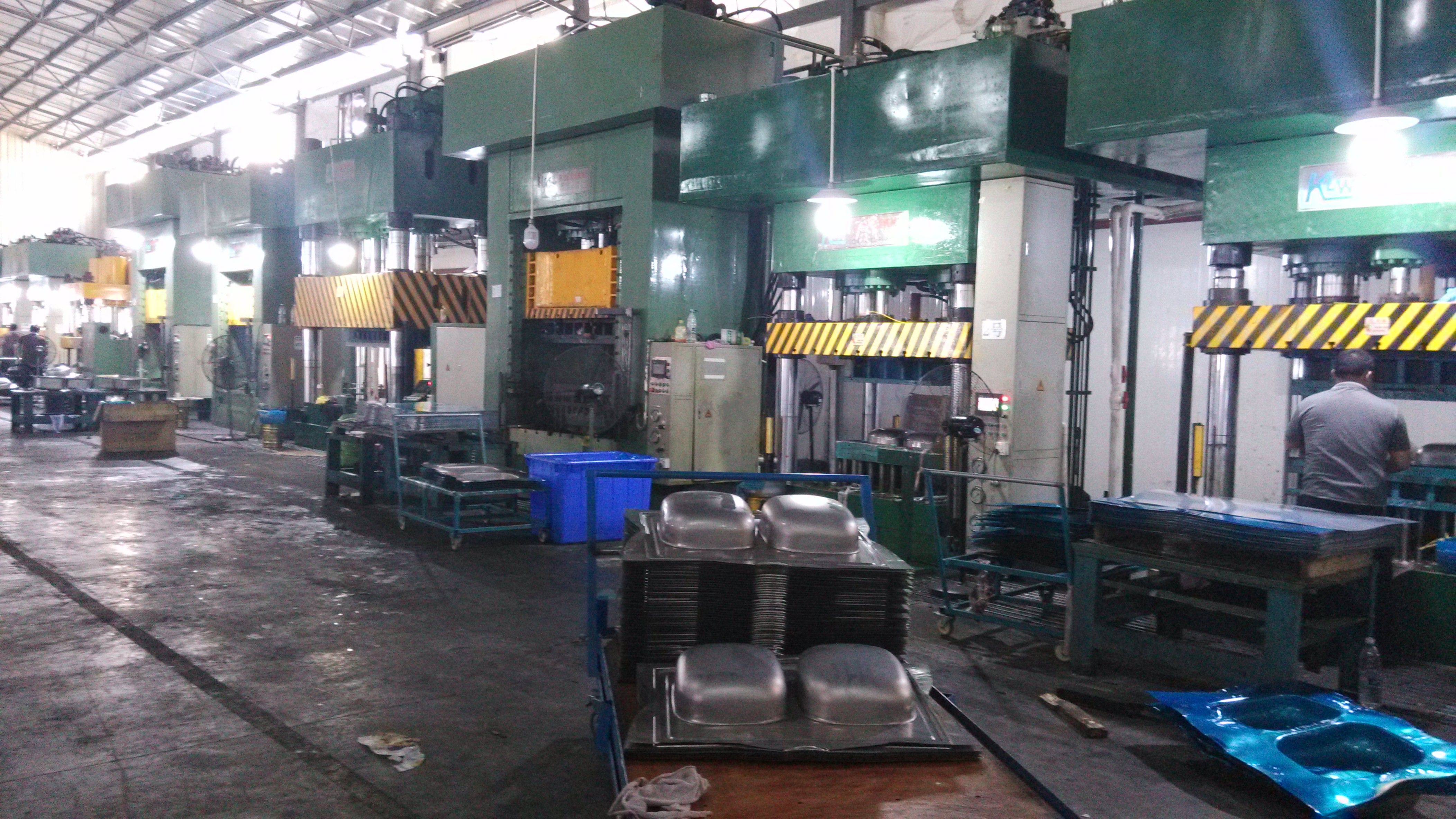 Deep drawing parts manufacturing